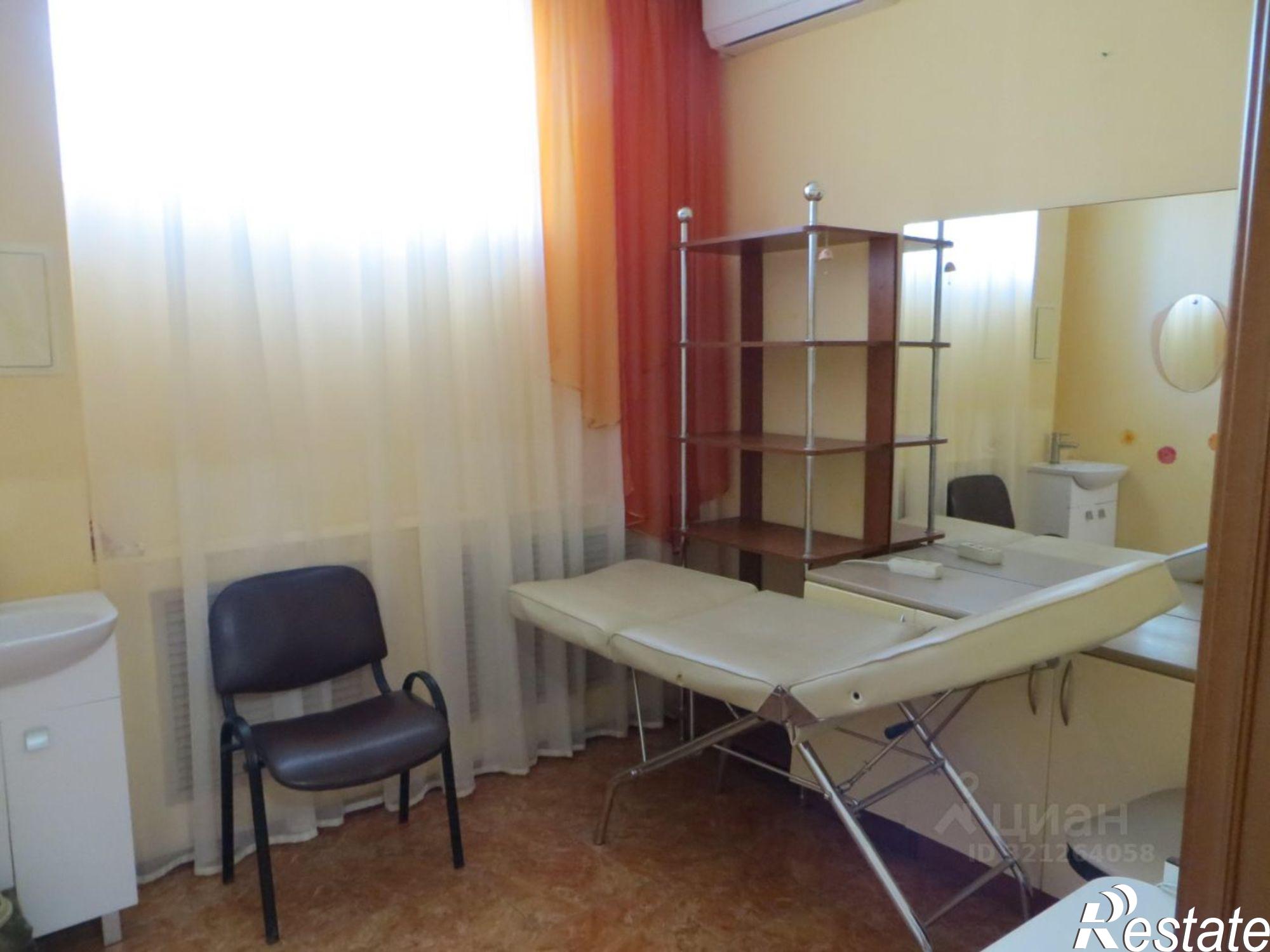 Купить помещение свободного назначения за 6 000 010 рублей на Красная улица, 74/2