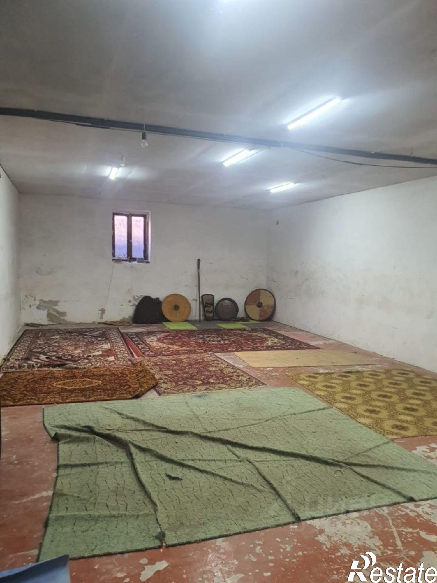 Купить помещение свободного назначения за 900 033 рублей на Керченский переулок, 2