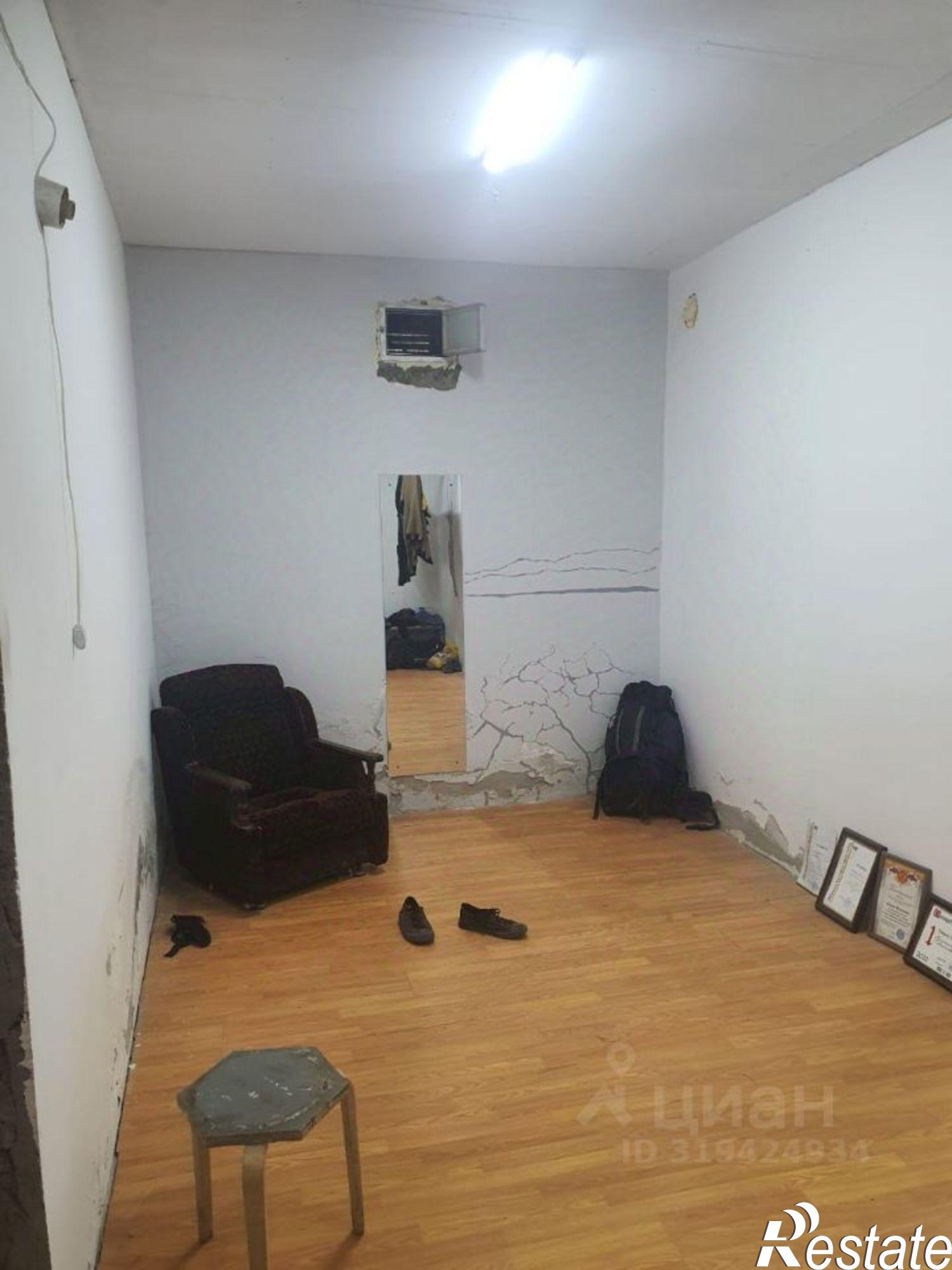 Купить помещение свободного назначения за 900 033 рублей на Керченский переулок, 2