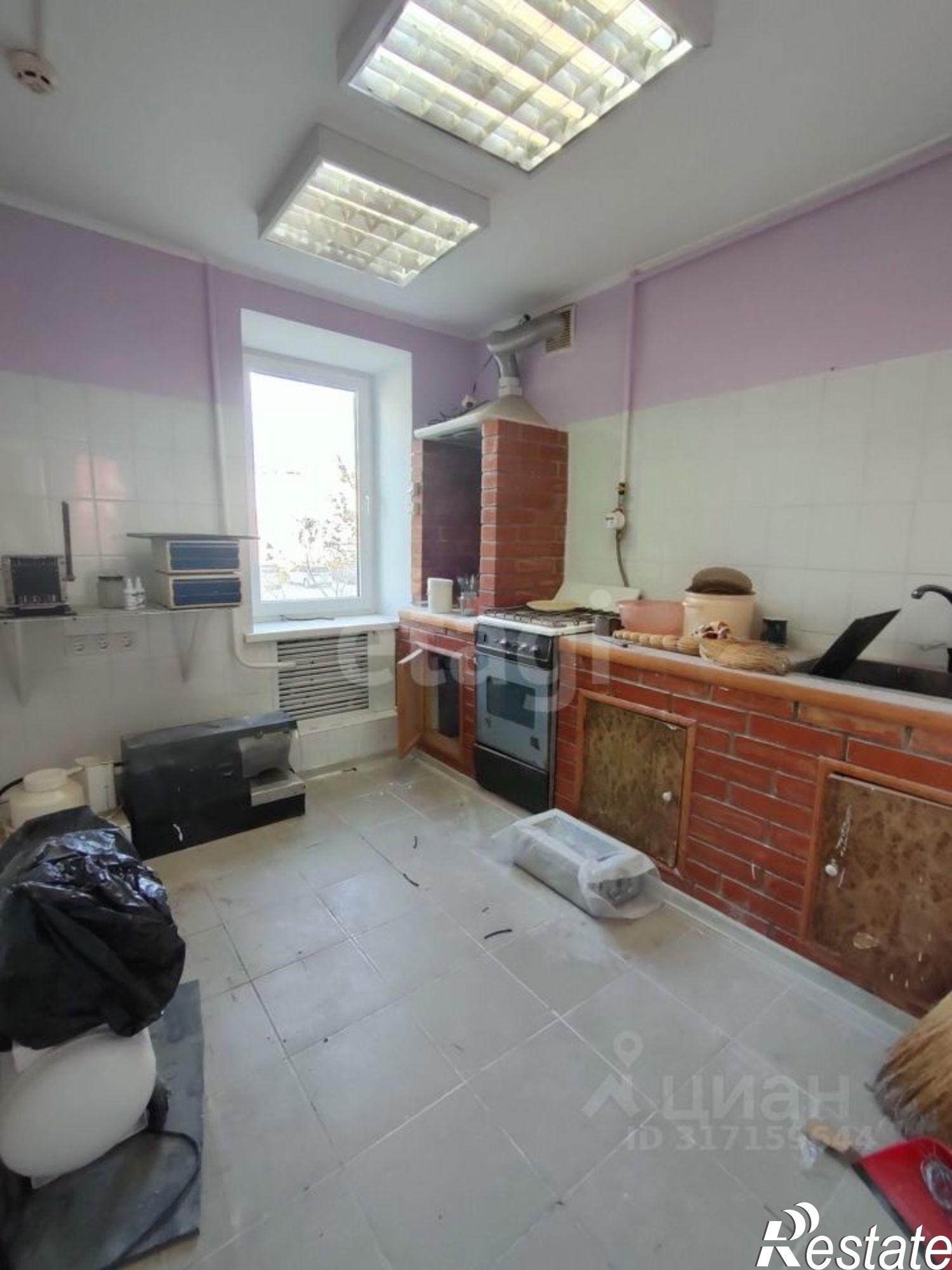 Купить офис, помещение под офис за 4 480 930 рублей на Красная улица, 74/2