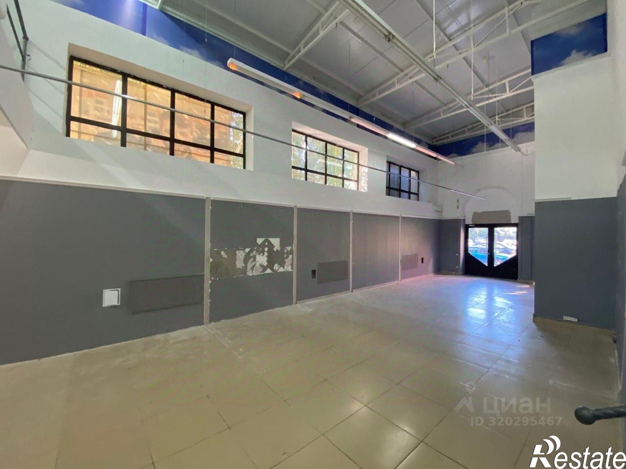 Купить торговое помещение за 22 000 100 рублей на улица Свердлова, 152