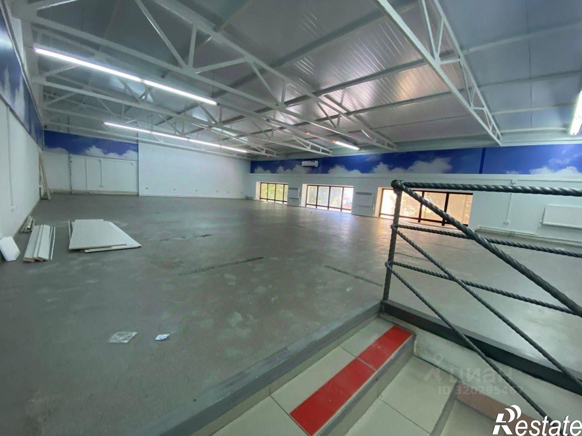 Купить торговое помещение за 22 000 100 рублей на улица Свердлова, 152