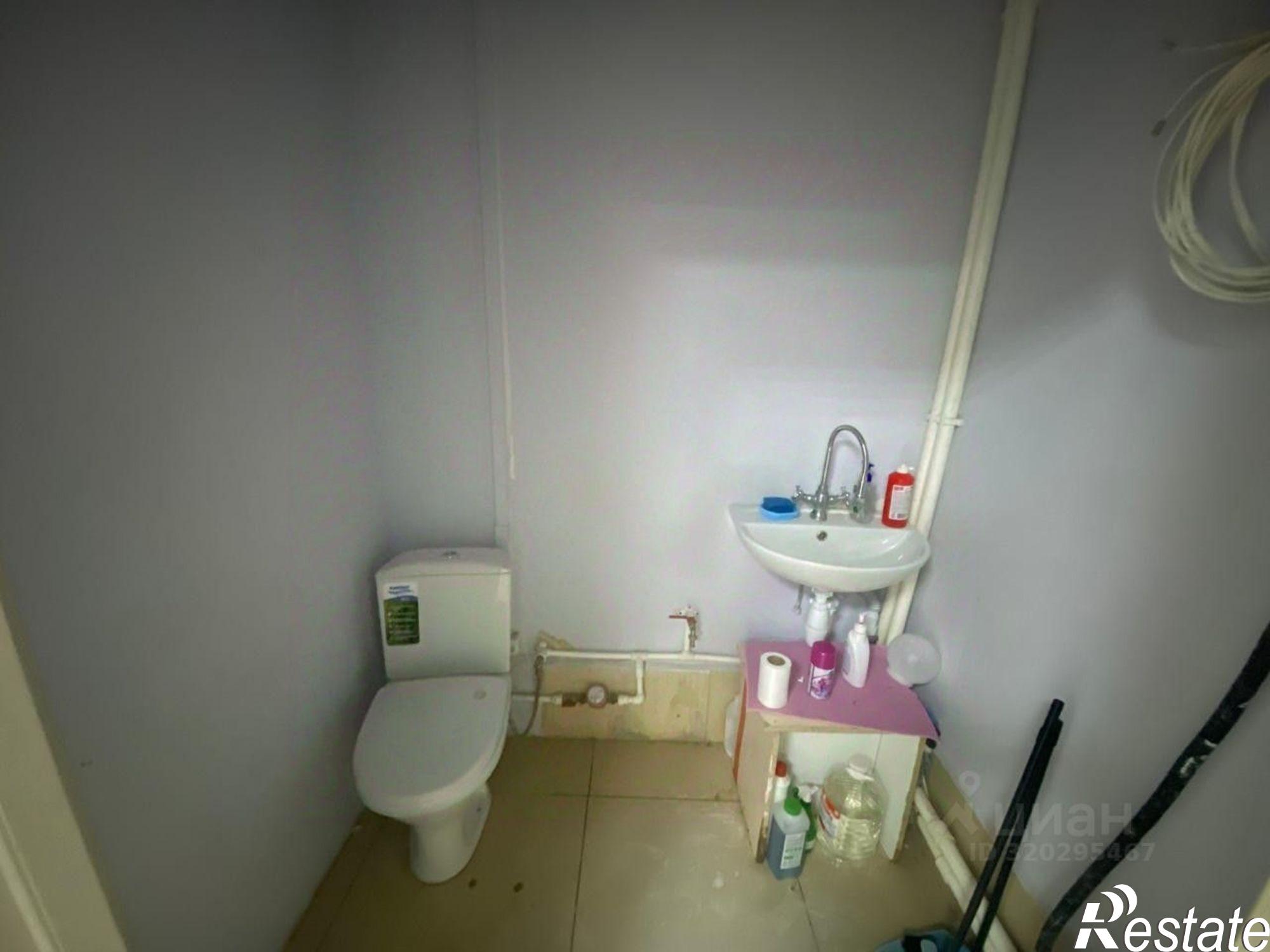 Купить торговое помещение за 22 000 100 рублей на улица Свердлова, 152