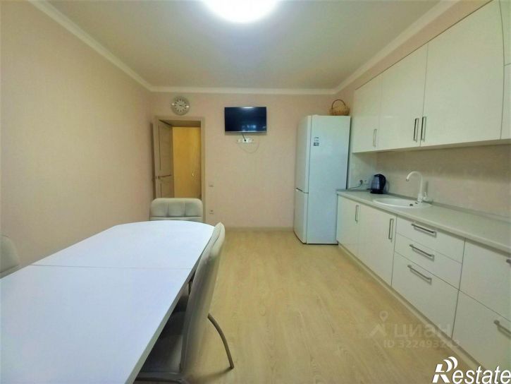 3-комн квартира улица Свободы, 38/1,  д. 38/1