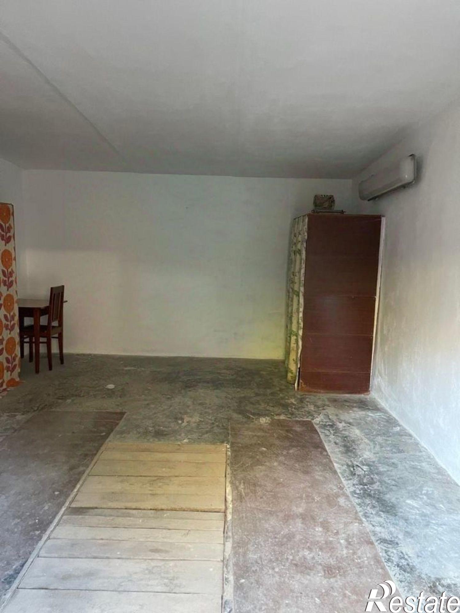 Купить гараж, место в паркинге за 700 008 рублей на ул Коммунистическая, 5/1