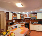 3-комн, 211кв м, этаж 5/6 улица Горького, 7/3