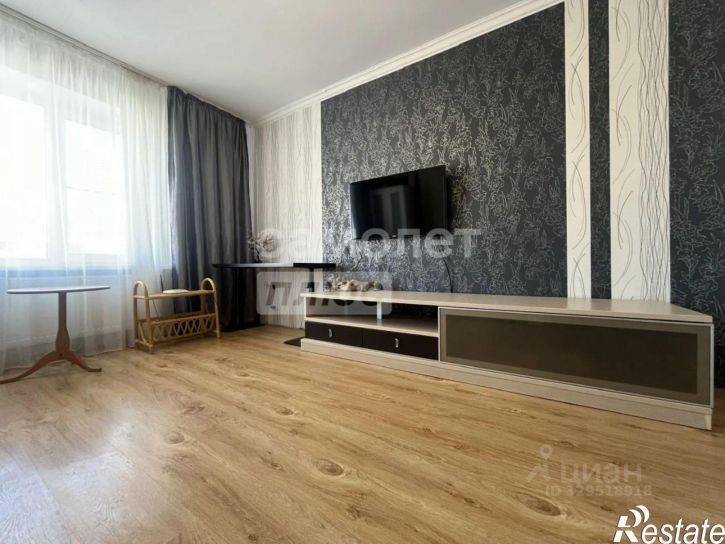 2-комн квартира Красная улица, 35/1,  д. 35/1
