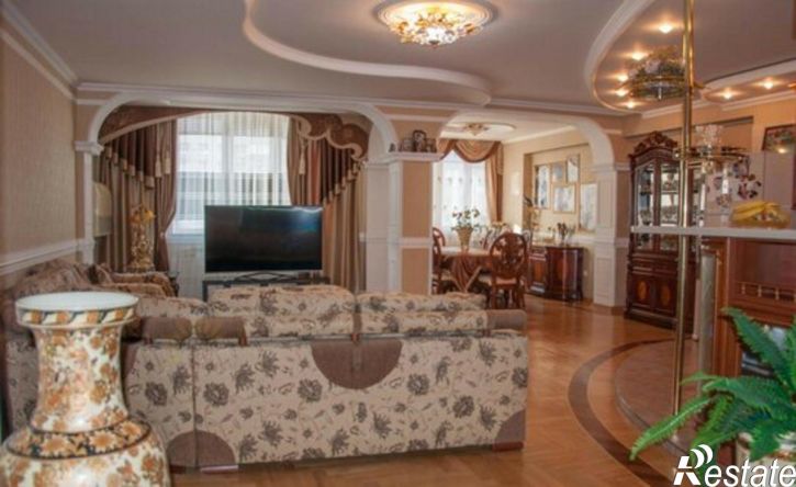 4-комн квартира ул Коммунистическая, 81,  д. 81