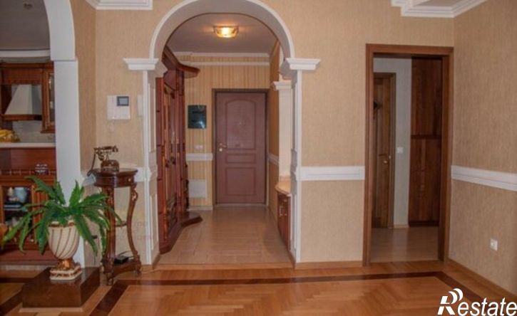 4-комн квартира ул Коммунистическая, 81,  д. 81