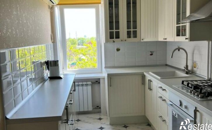 4-комн квартира улица Сергея Романа, 98,  д. 98