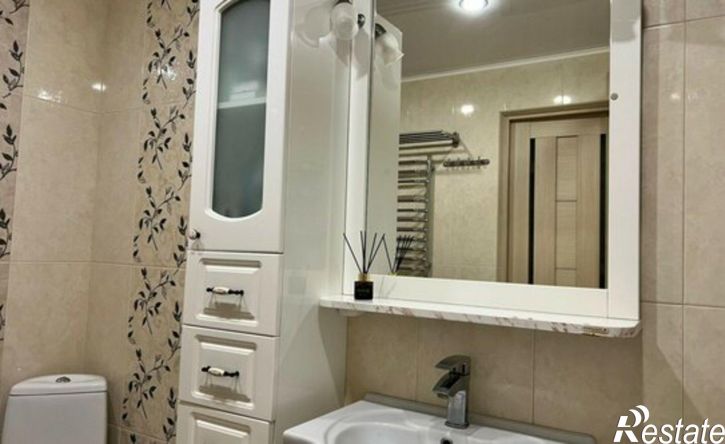 4-комн квартира улица Сергея Романа, 98,  д. 98