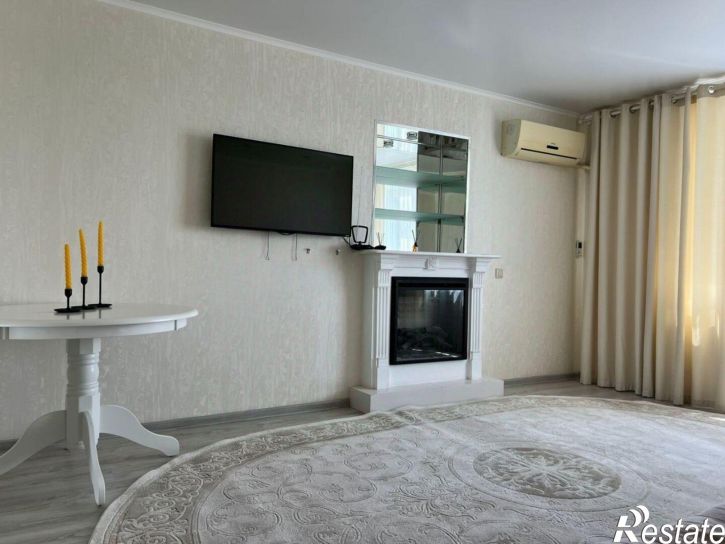 4-комн квартира улица Сергея Романа, 98,  д. 98