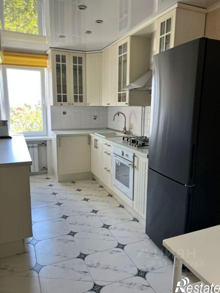 4-комн квартира улица Сергея Романа, 98,  д. 98