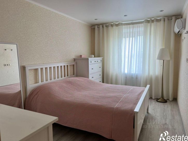 4-комн квартира улица Сергея Романа, 98,  д. 98