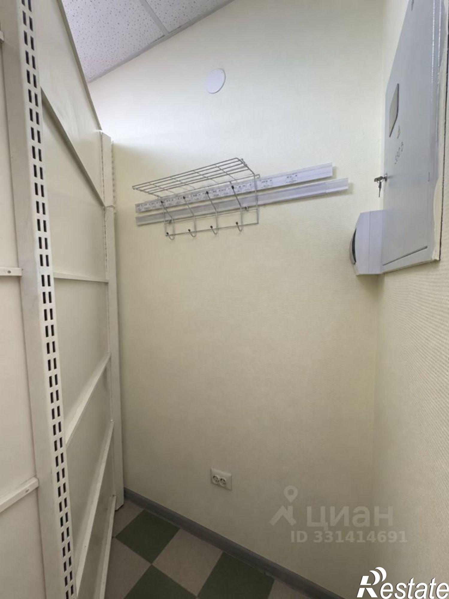 Купить торговое помещение за 8 200 060 рублей на ул Красная, 59/2