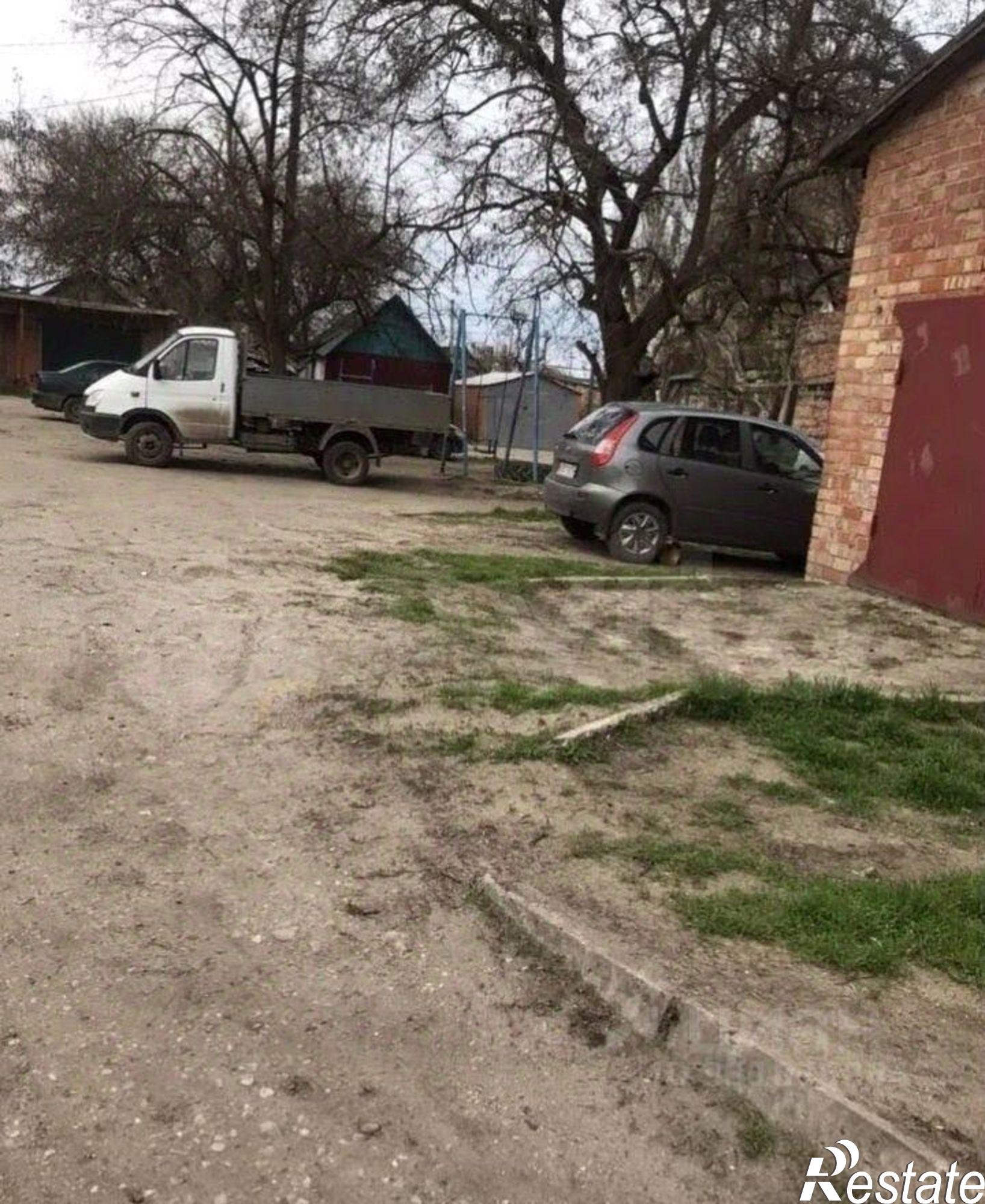 Купить гараж, место в паркинге за 1 500 000 рублей на ул Одесская, 160